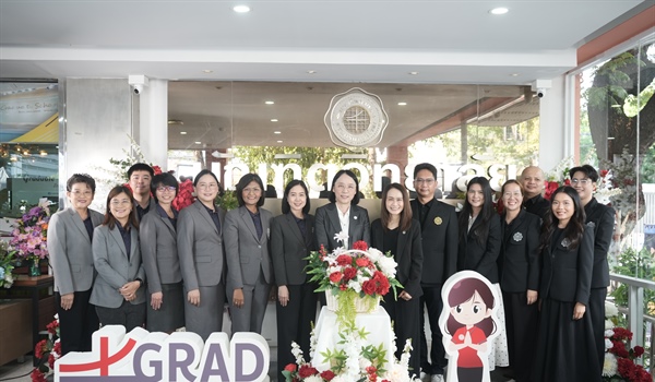 รองศาสตราจารย์ ดร.ฐาศุกร์ จันประเสริฐ หัวหน้าหน่วยจริยธรรมและมาตรฐานการวิจัย พร้อมด้วยบุคลากรในสังกัด ร่วมงานวันคล้ายวันสถาปนาบัณฑิตวิทยาลัย “ครบรอบ 51 ปี”